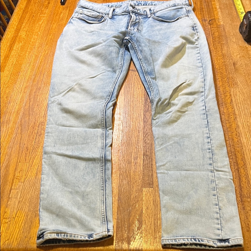 Old Navy Men 32x30‎ Slim Fit Light Blue Acid Wash Demin 5 Pocket  Jeans